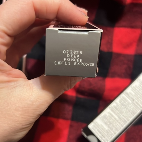 Mary Kay Cc cream  (tinted moisturizer) 1 color:  very deep) - Picture 4 of 5